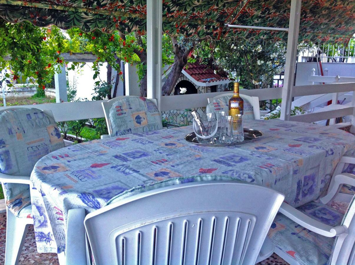 Villa Fofo - Beautiful Sea Front Villa With 650M2 Garden Nea Kallikrateia Zewnętrze zdjęcie