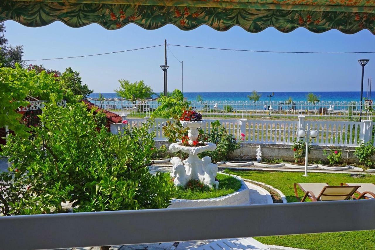 Villa Fofo - Beautiful Sea Front Villa With 650M2 Garden Nea Kallikrateia Zewnętrze zdjęcie