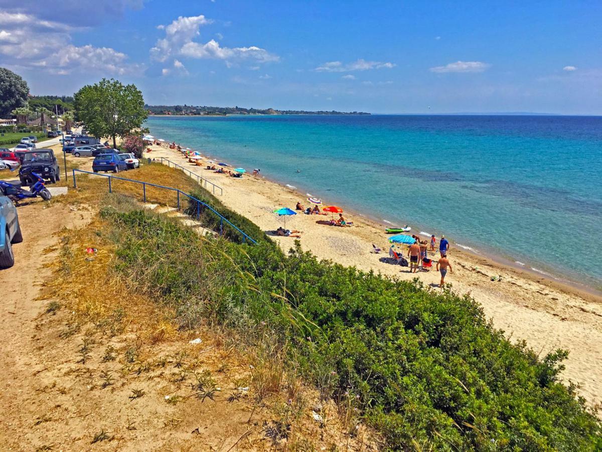 Villa Fofo - Beautiful Sea Front Villa With 650M2 Garden Nea Kallikrateia Zewnętrze zdjęcie